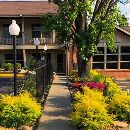 Charles Wesley Motor Lodge Downtown Broken Bow- Hochatown Екстериор снимка