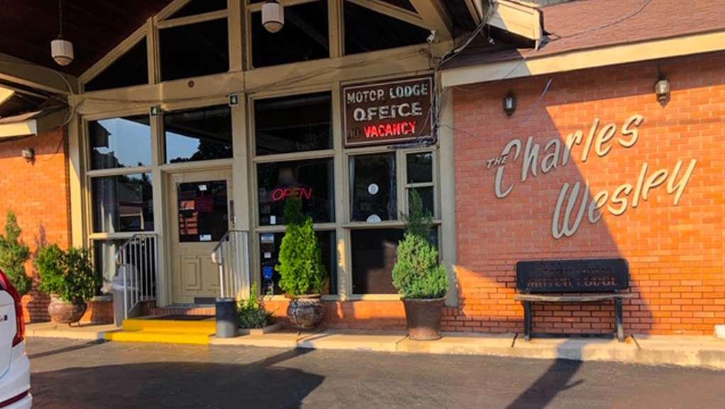 Charles Wesley Motor Lodge Downtown Broken Bow- Hochatown Екстериор снимка