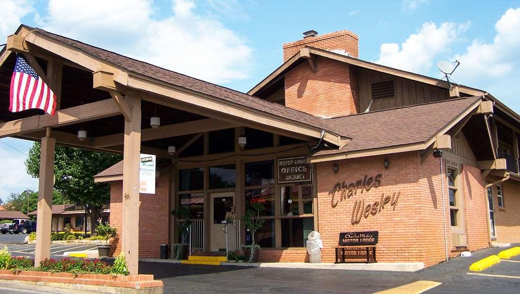 Charles Wesley Motor Lodge Downtown Broken Bow- Hochatown Екстериор снимка